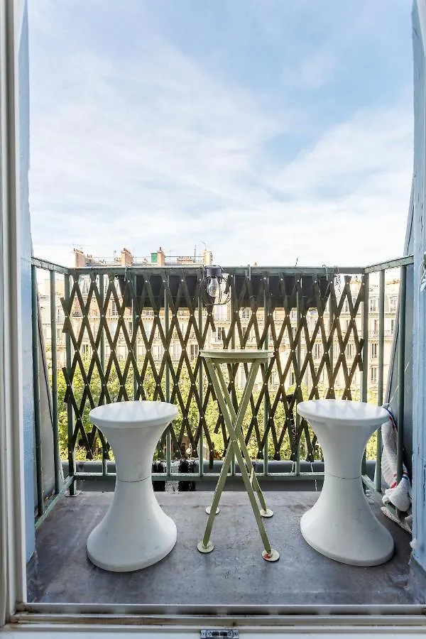 A So Parisian Cocoon Apartment