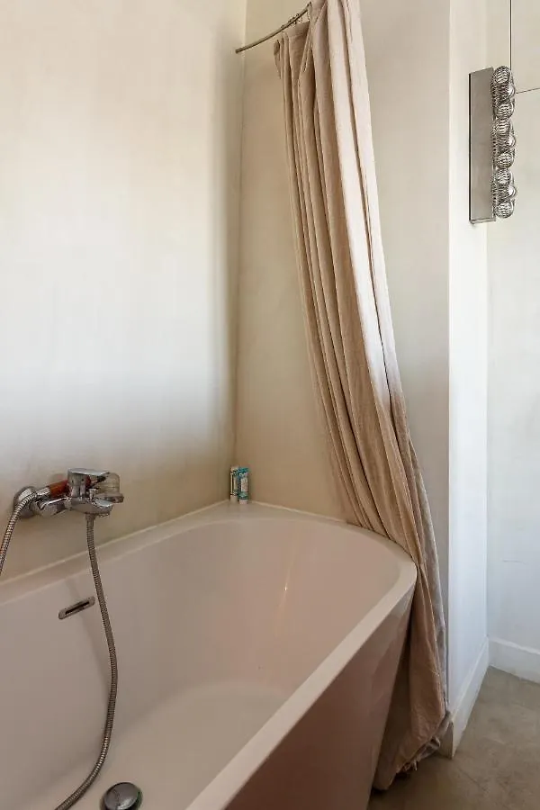 Appartamento A So Parisian Cocoon 0*, Parigi Francia