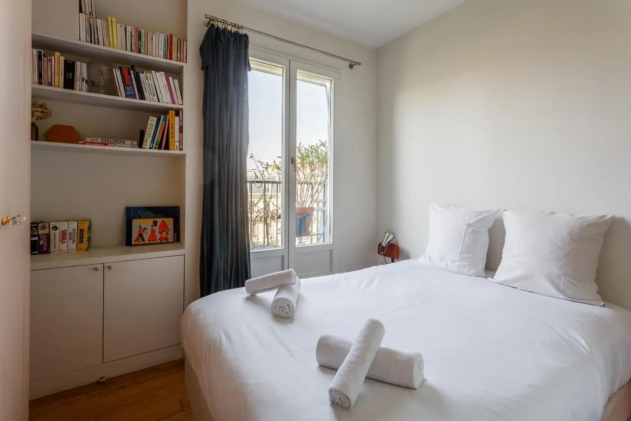 Appartamento A So Parisian Cocoon