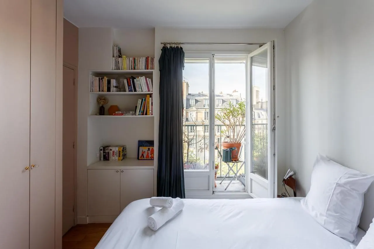 Appartamento A So Parisian Cocoon